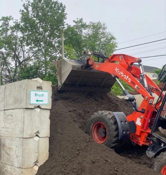 classic-fence-and-landscape-supply-gallery-02-640w@2x